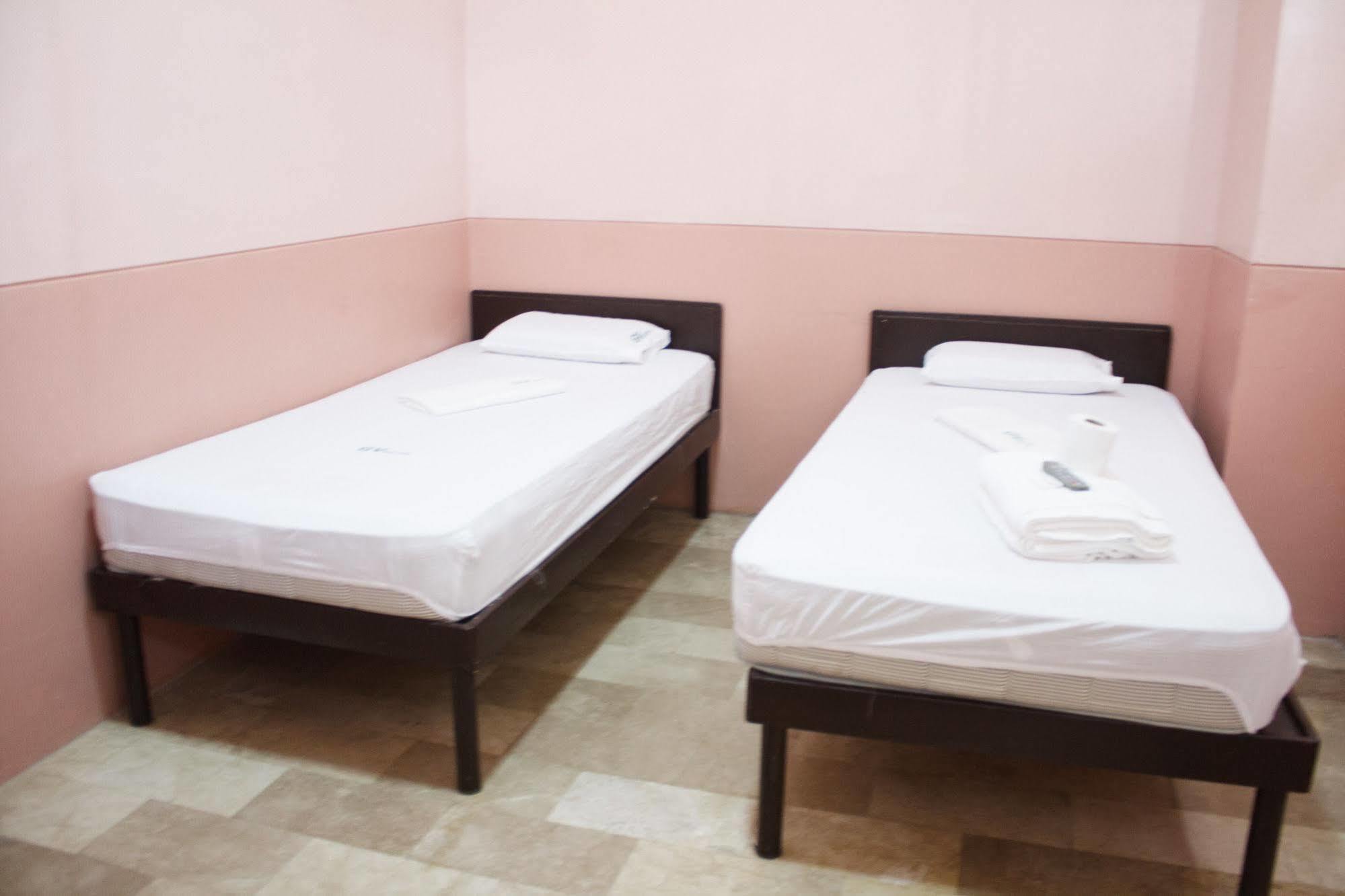 Gv Hotel - Borongan Екстер'єр фото